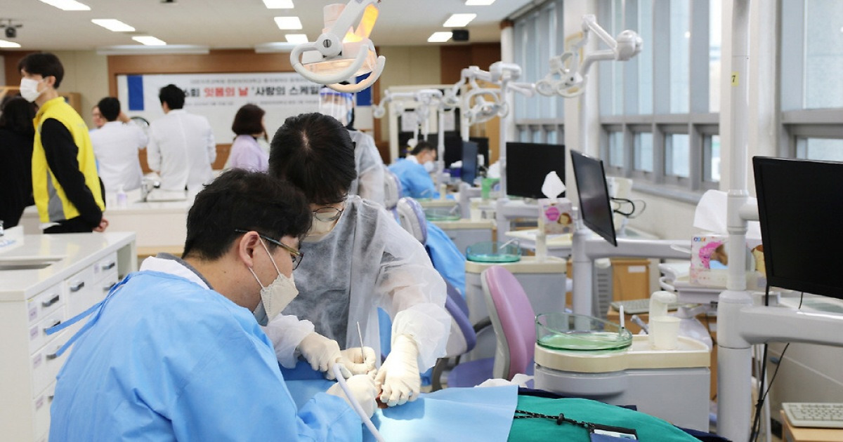동국제약 '인사돌플러스 사랑봉사단', '사랑의 스케일링' 행사서 재능기부 봉사활동