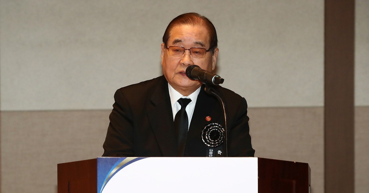 추모사 하는 이종찬 광복회장