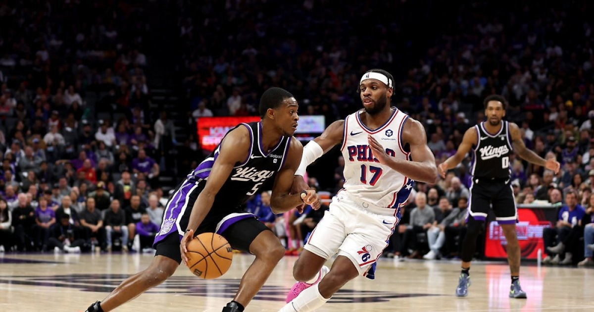 NBA PO 직행 6위 싸움 치열…새크라멘토, 필라델피아 꺾고 서부 6위로 점프