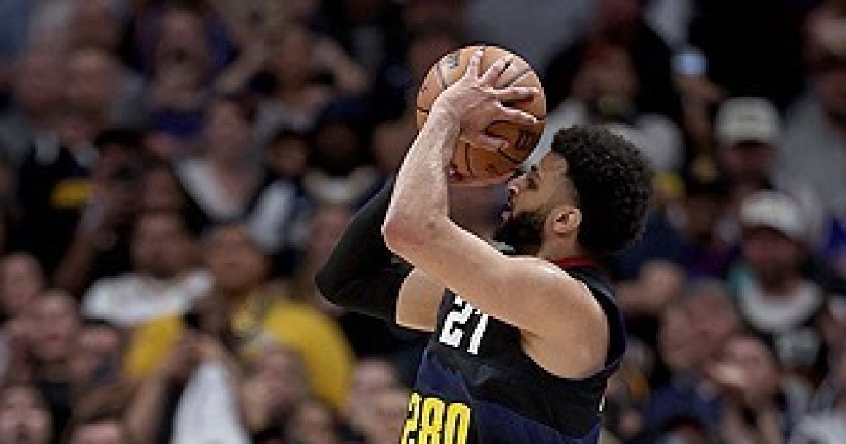 [NBA PO] '머레이가 또 해냈다' 덴버, 극적으로 승리하며 레이커스 PO 탈락