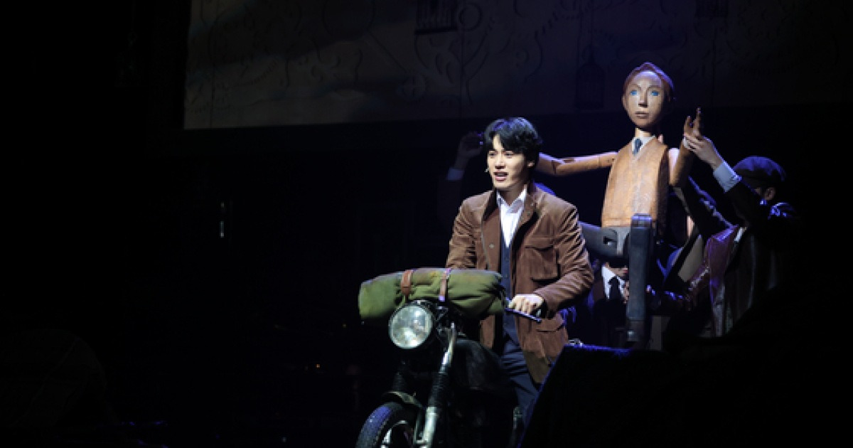 Musical 'Benjamin Button' a beautiful but incoherent experience