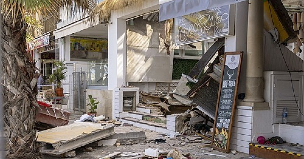 SPAIN RESTAURANT COLLAPSE