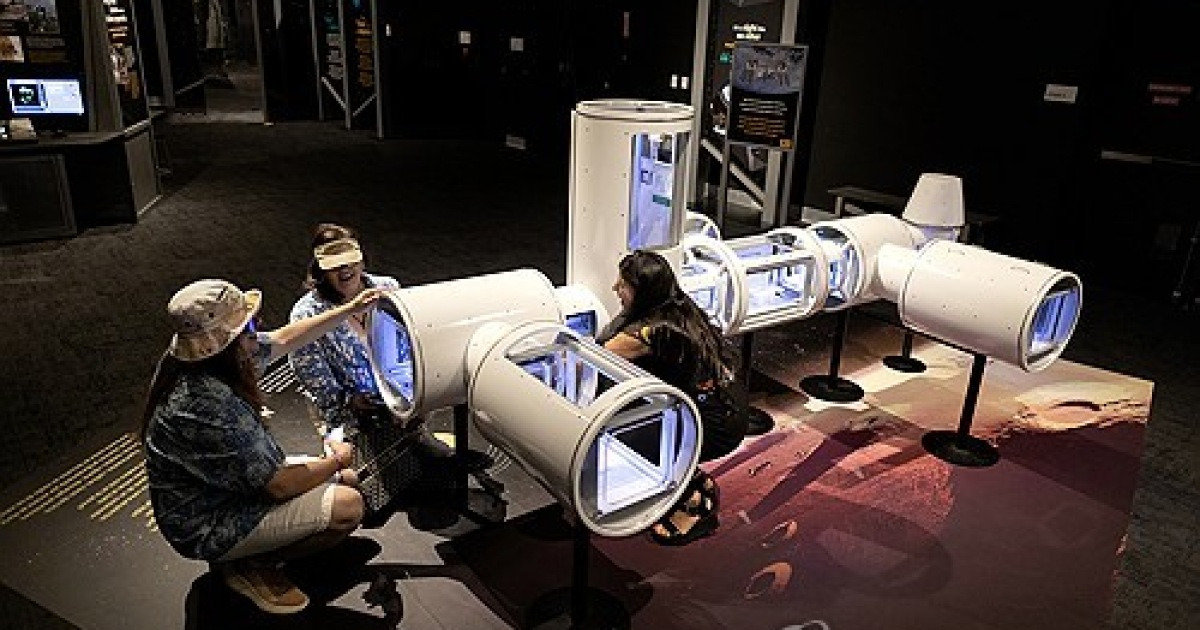 USA SPACE PROGRAMS EXHIBITION