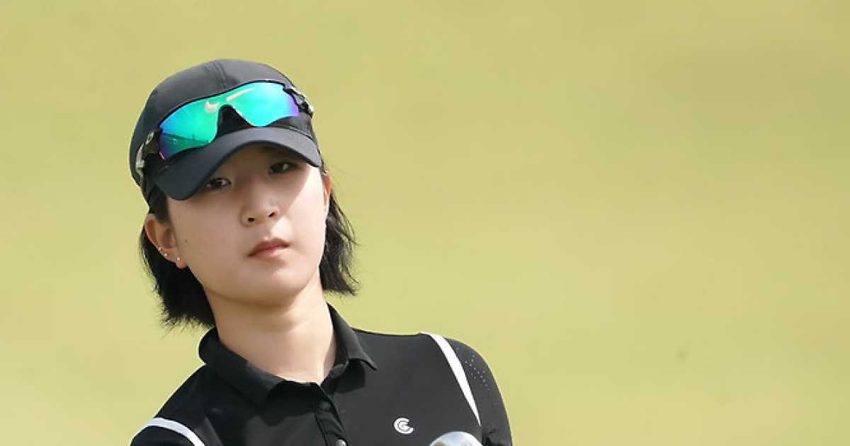 [mhn포토] 강지수, 아이언으로 컨트롤 한다
