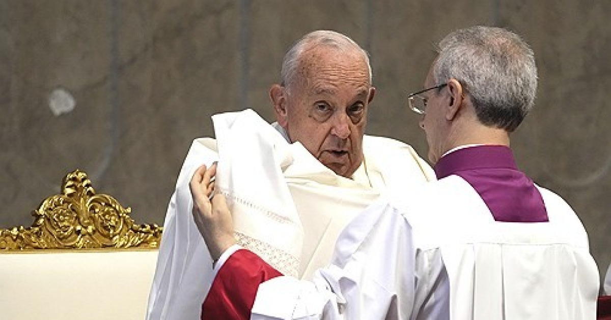 Vatican Pope Pallium