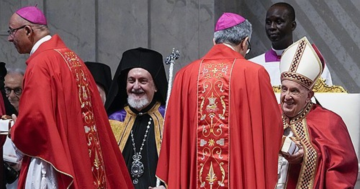 Vatican Pope Pallium