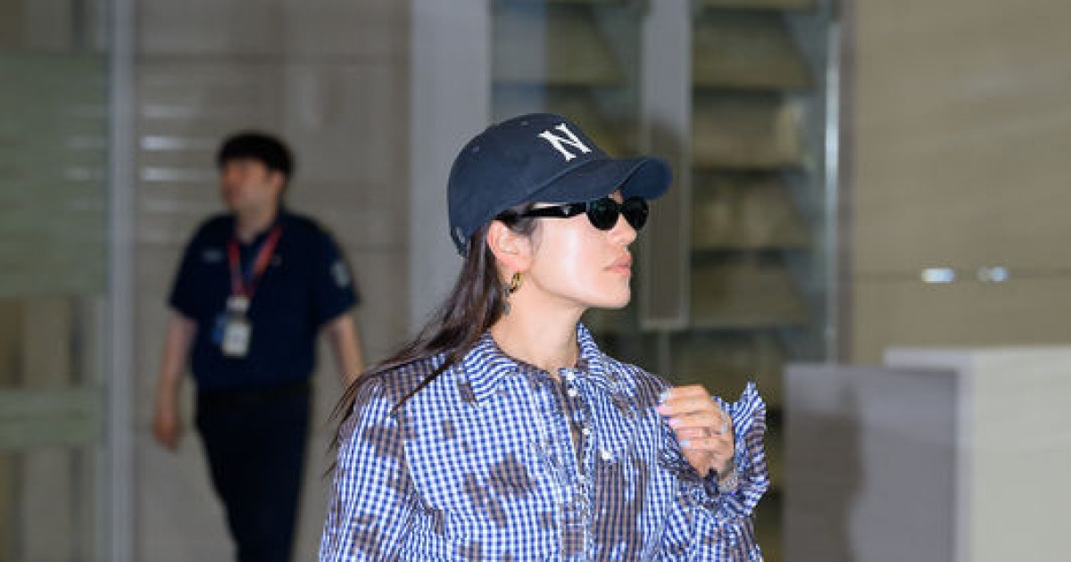 입국장 밝히는 페기 구 [사진]