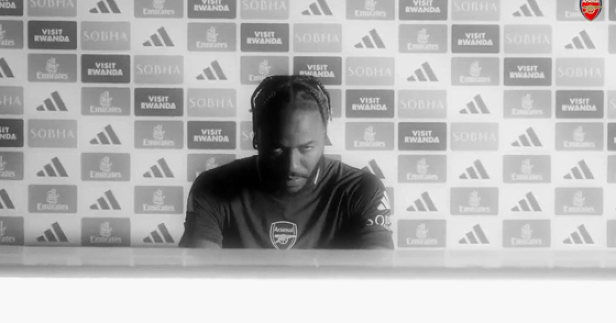 video-raheem-sterling-joins-arsenal