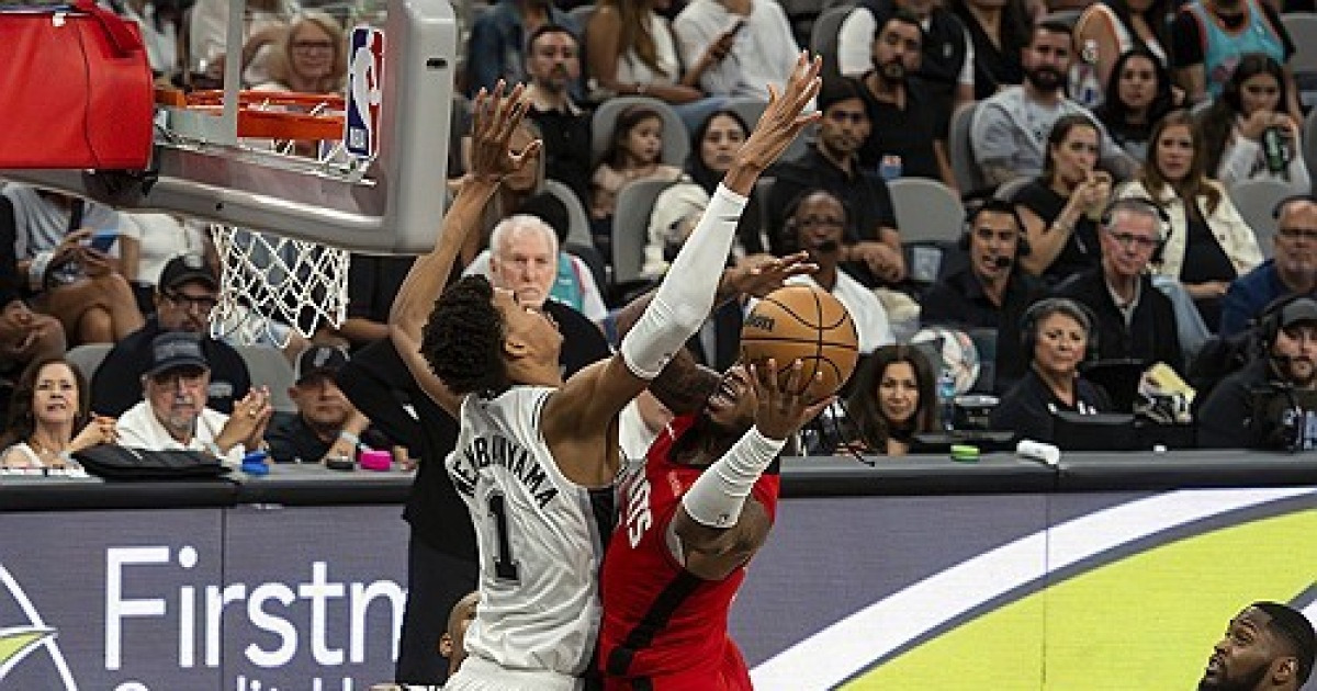 Rockets Spurs Basketball