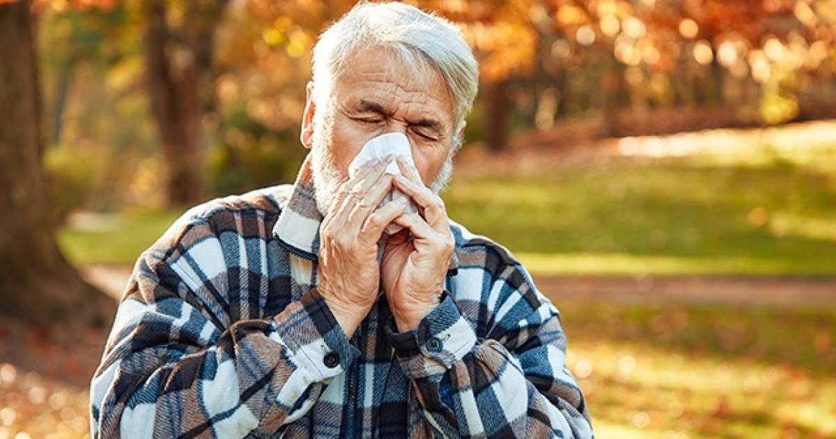 Autumn’s Chill Brings More Than Just a Breeze: Mastering the Art of Managing Allergic Rhinitis