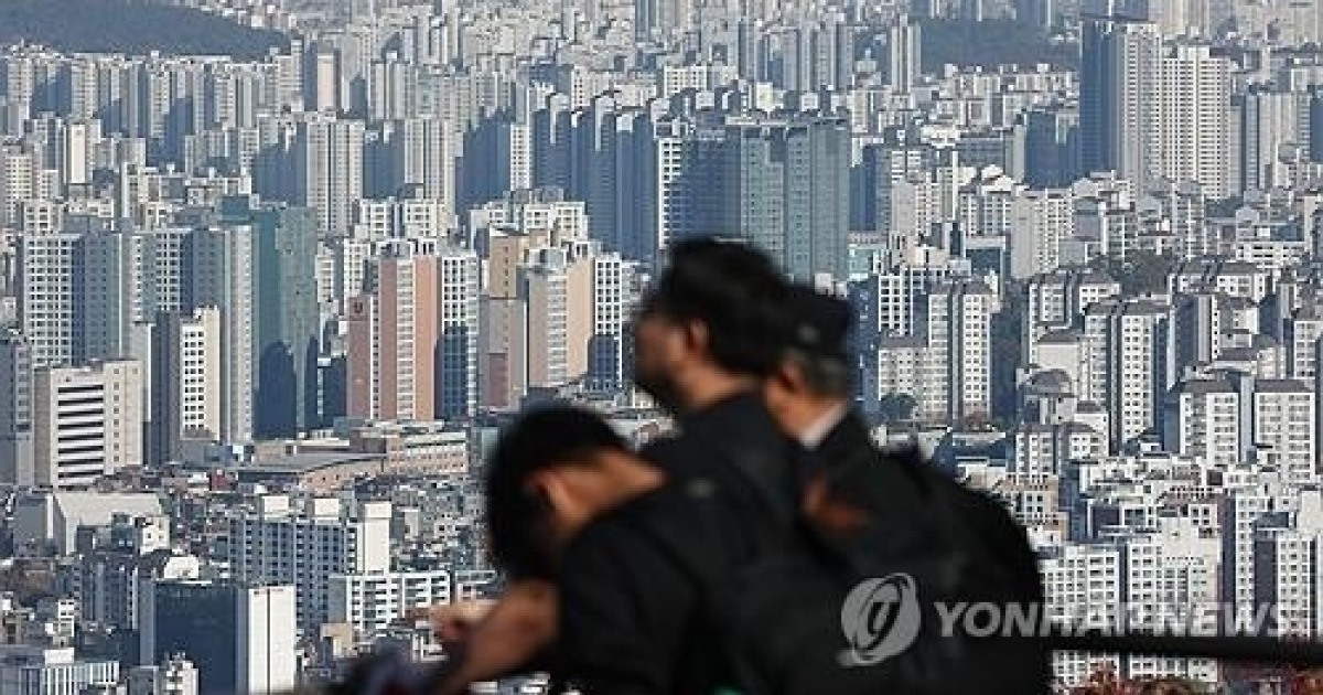 Loans were tightened… 65% of apartments in Seoul were on the rise.