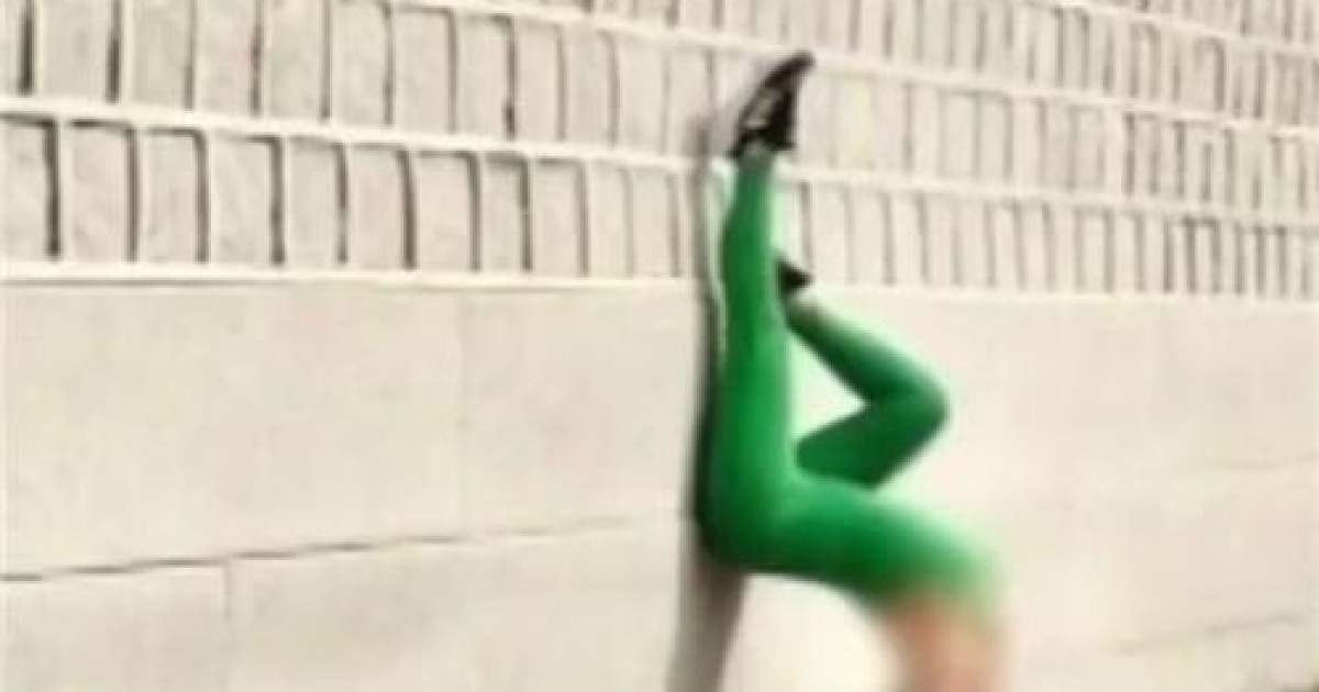 ‘Wall graffiti’ trial underway… ‘Woman in leggings’ who did yoga while anticipating Gyeongbokgungdam, what will be the punishment?