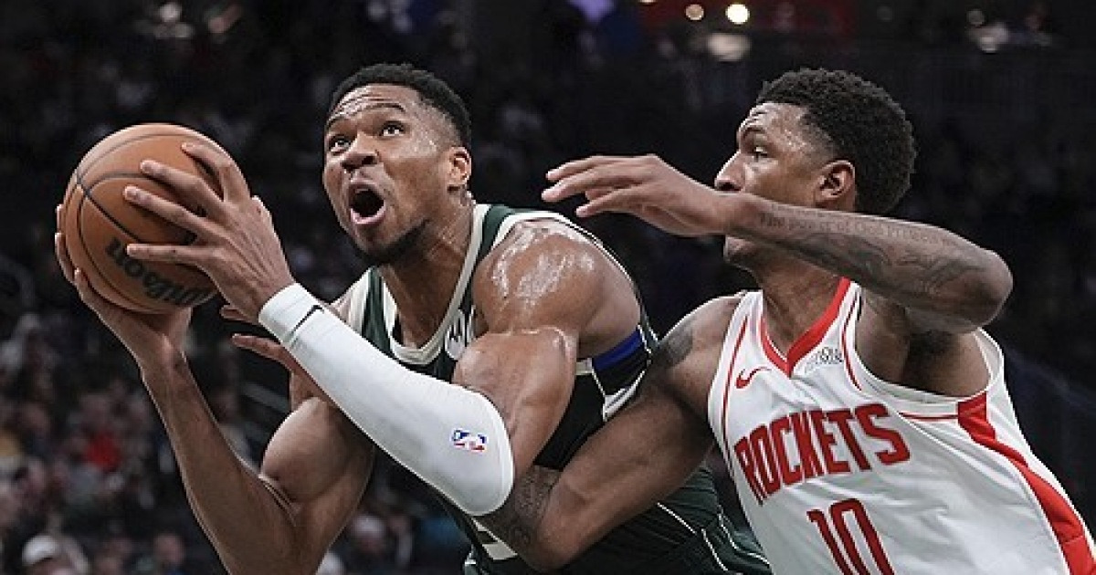 Rockets Bucks Basketball