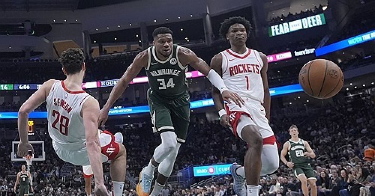 Rockets Bucks Basketball