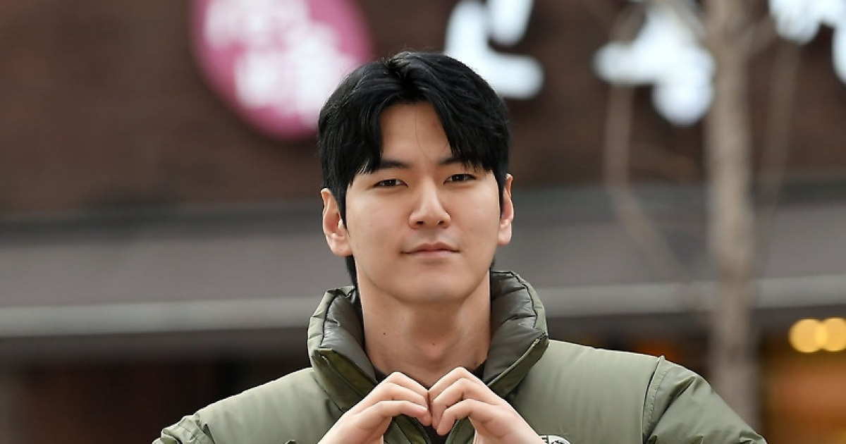 김현준, 잘생긴 형사의 러블리 하트(다리미 패밀리 종방연)[TEN포토+]