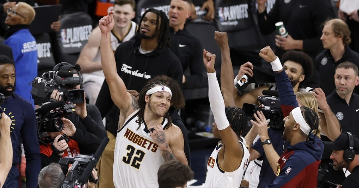 NBA PO 역사상 첫 끝내기 덩크슛이 나왔다…애런 고든 