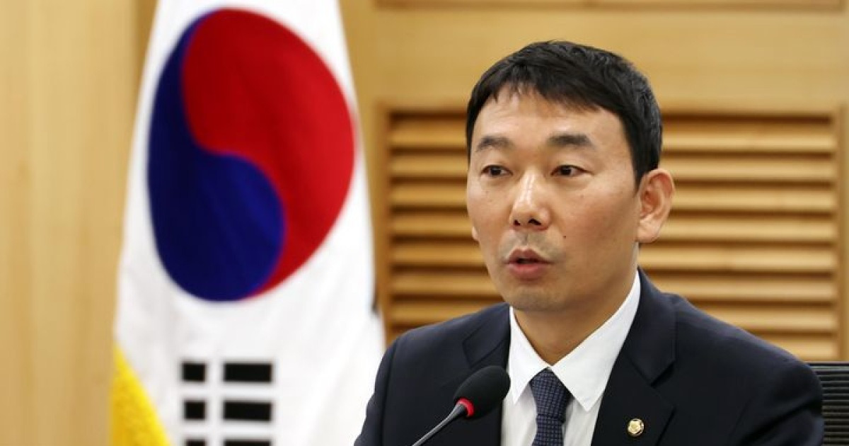 민주 지귀연, 룸살롱 술접대 의혹 조치 않으면 사진 공개 - 기타 국내 드라마 갤러리 민주 지귀연, 룸살롱 술접대 의혹 조치 않으면 사진 공개... 