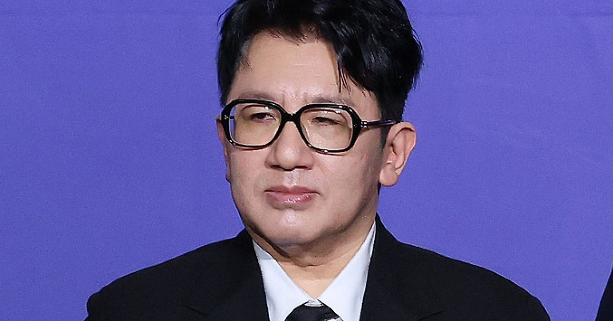 방시혁 부정거래 혐의에 하이브 본사 압수수색…CLO 