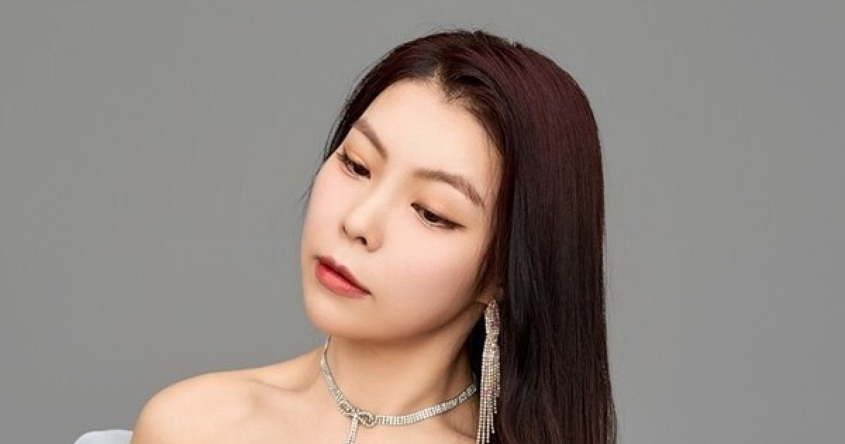 신곡 발표 중인 이시안