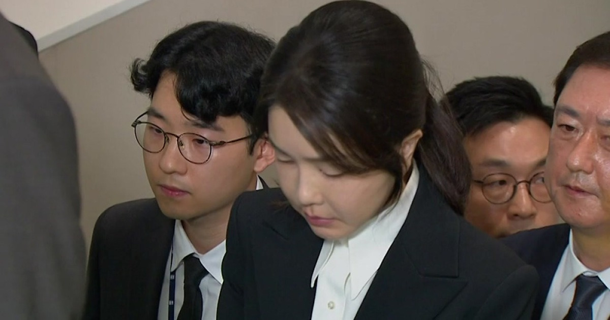 특검, 김건희 오후 조사 진행 중...김 씨, 진술거부