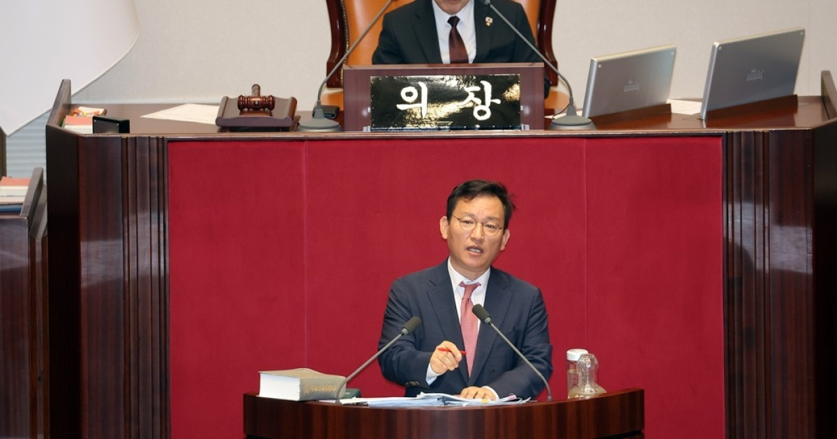 필리버스터 발언 모습