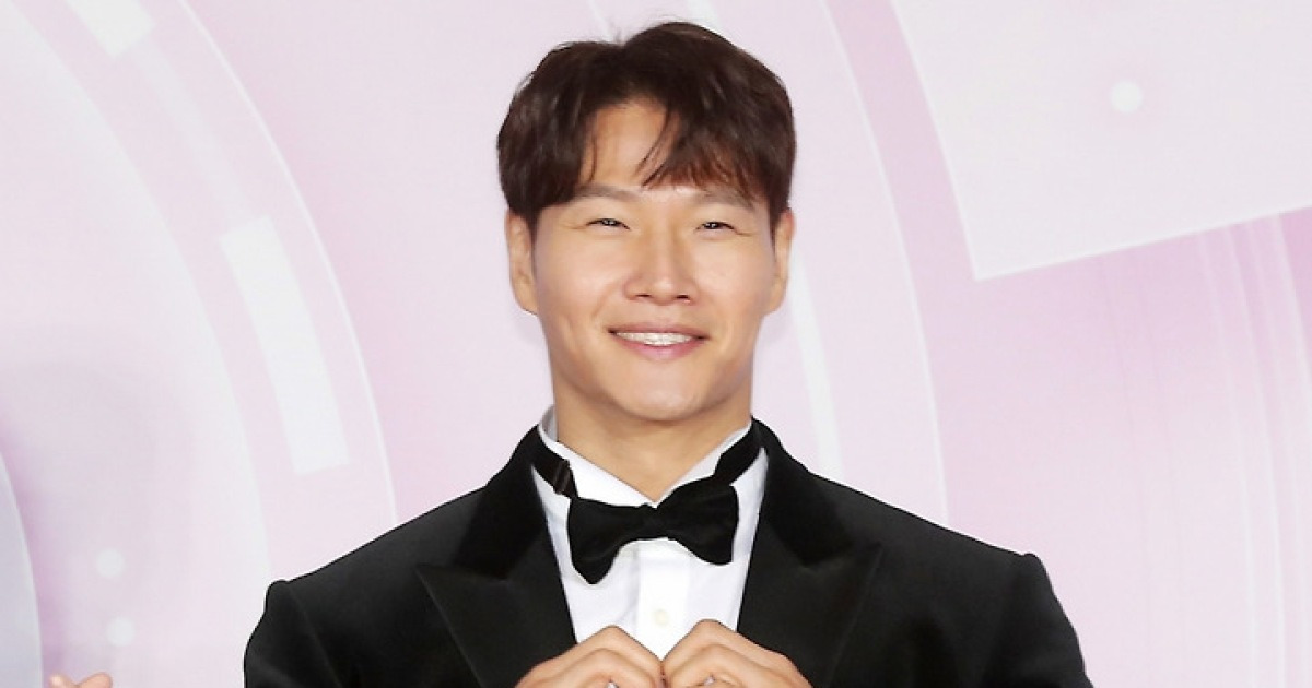 [단독]'철통보안' 김종국, 결혼식서 축가 직접 불렀다..신부 향해 '사랑스러워'