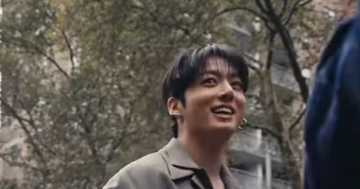 BTS 정국 뉴욕패션위크서 풀정장으로 완벽한 복귀 전역후 첫 공식행사[K-EYES]