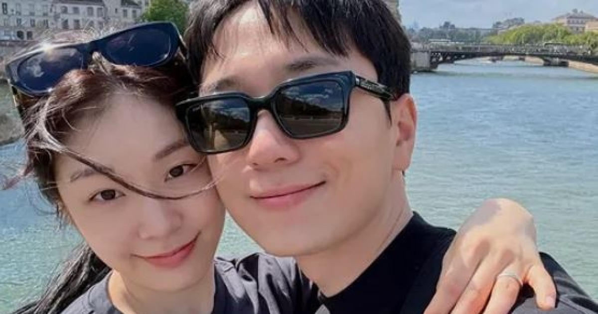 김연아♥고우림, 곰신 1년 반 어떻게 버텼나…같은 날 시간차 부부애 과시 [종합]