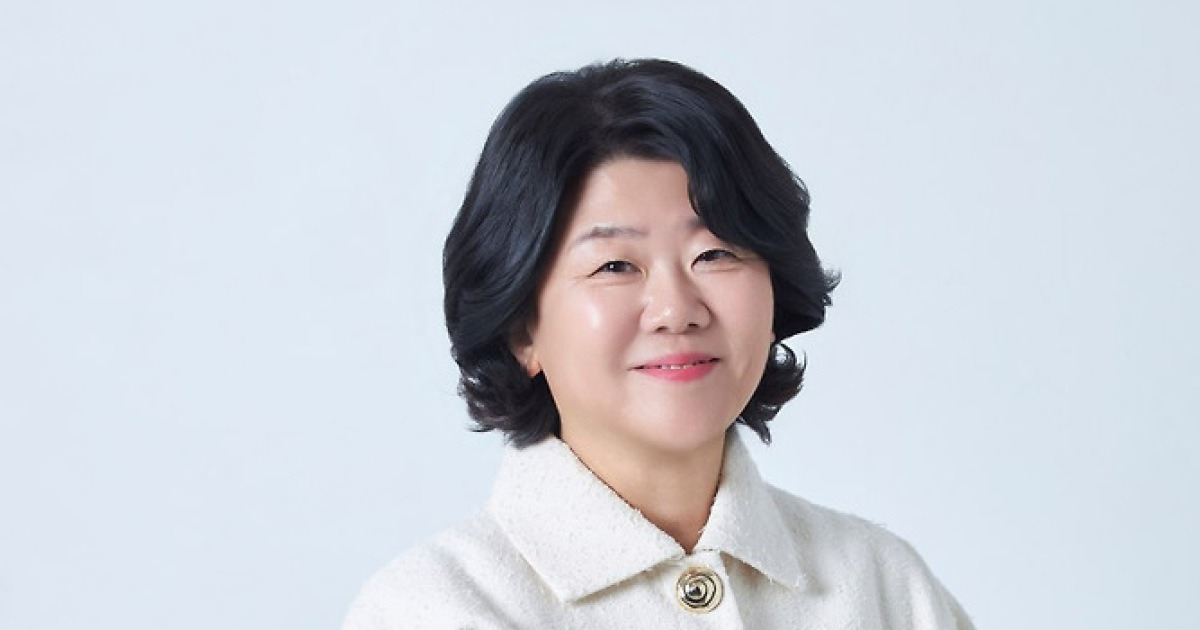 [인터뷰] 이정은 "역할을 향한 극한의 의심이 35년차 배우로 저를 이끌어줬죠"