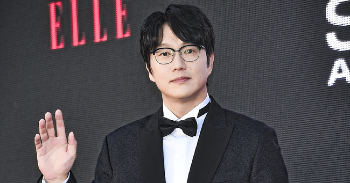 성시경, 17년간 소속사 불법운영 의혹 사과 “즉시 등록절차 진행중”[공식]