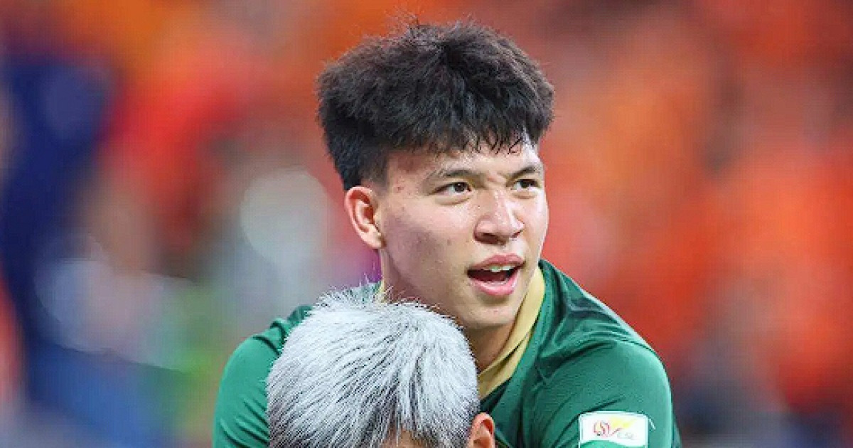 中 자랑 축구천재 "이탈리아 세리에A? 주전 아니면 안 간다"... '황당' 자신감