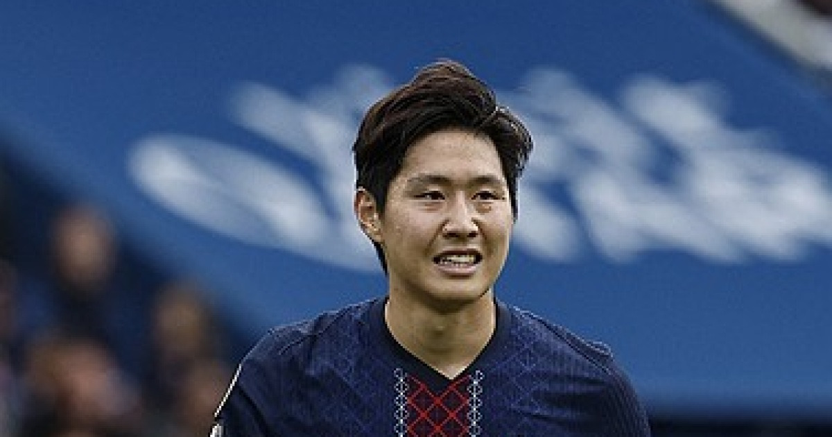 발목 부여잡고 쓰러진 이강인, 최악의 상황은 피했다…佛 매체 "심각한 부상 아냐, 화요일 복귀"