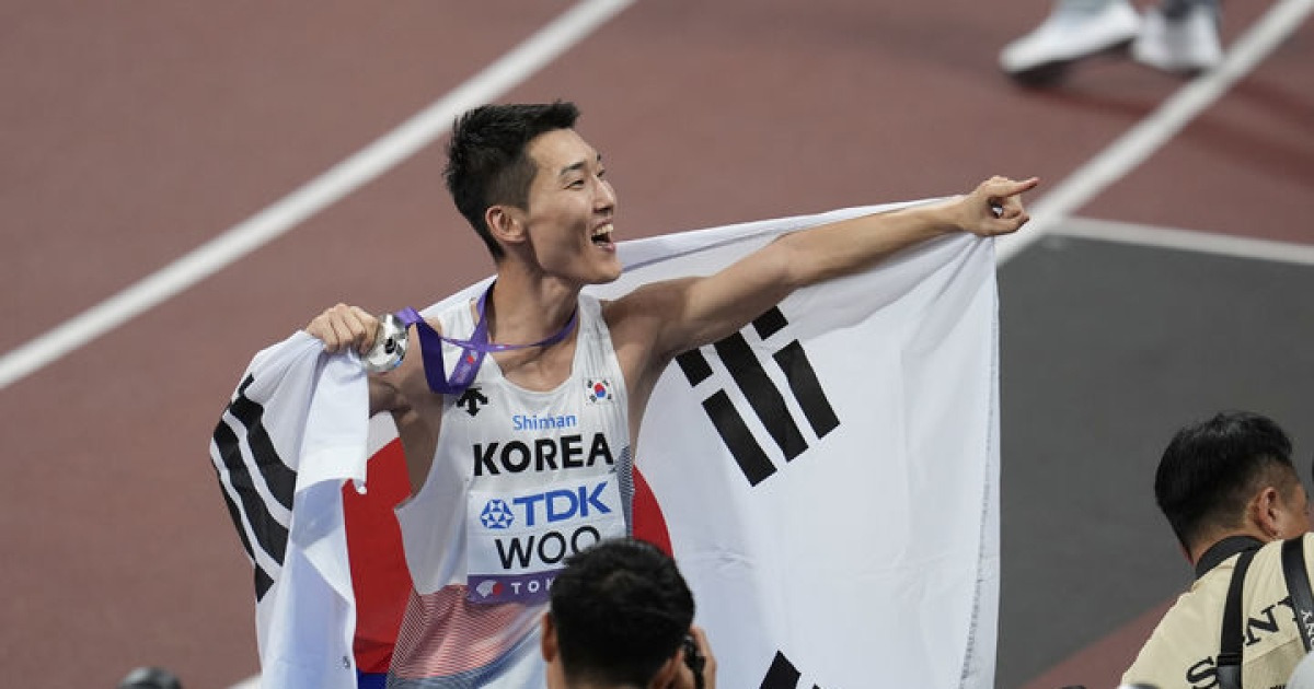 '높이뛰기' 우상혁, 도쿄 세계선수권 은메달… 개인 통산 두 번째 메달 [뉴시스Pic]
