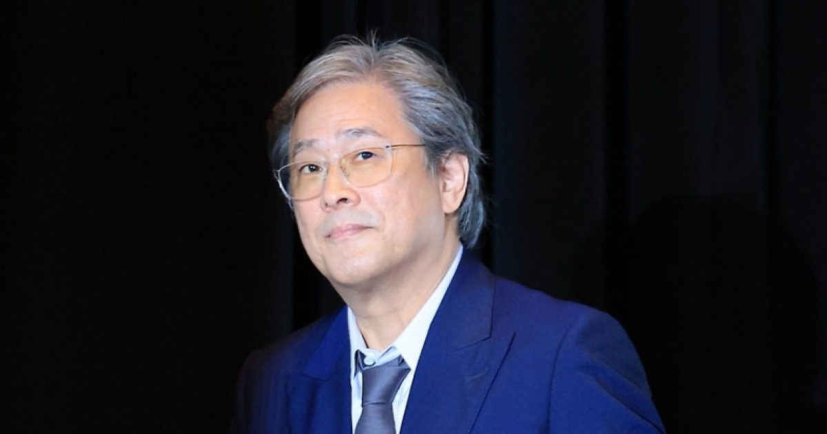 '어쩔수가없다' 박찬욱 감독 "개막작 선정 처음..감개무량"[30회 BIFF]