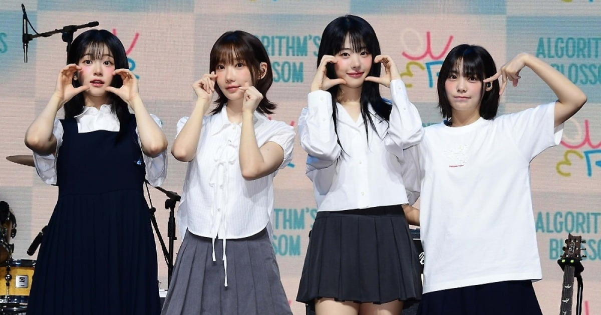 [공식] QWER 소속사 "악플 115건 형사 고소 진행중…선처 없이 끝까지 대응"