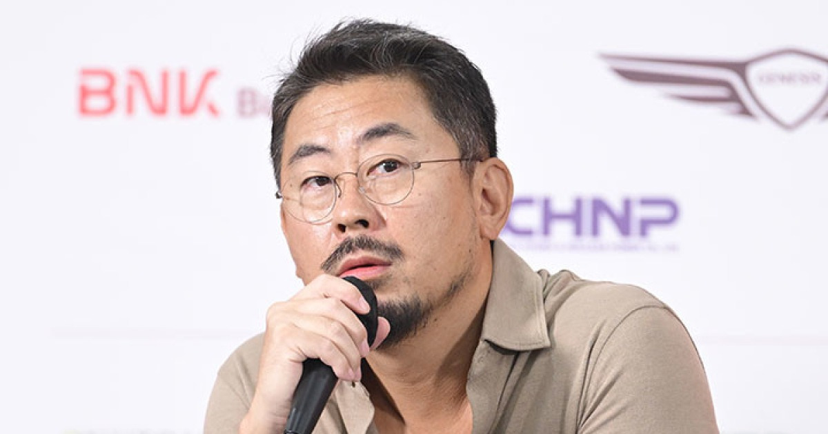 '경쟁 심사위원장' 나홍진 감독 "은사 박광수 감독 제안으로...부담감에 패닉 왔다" [30th BIFF]