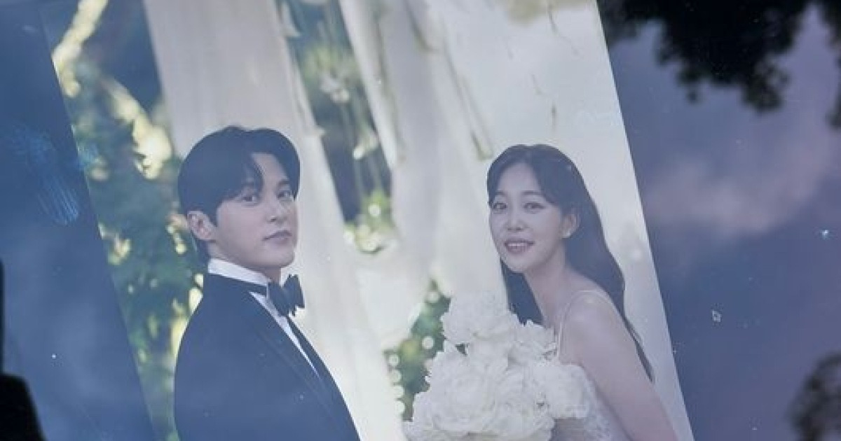 '10년 열애 결실' 윤선우♥김가은, 10월 26일 결혼한다 [단독]