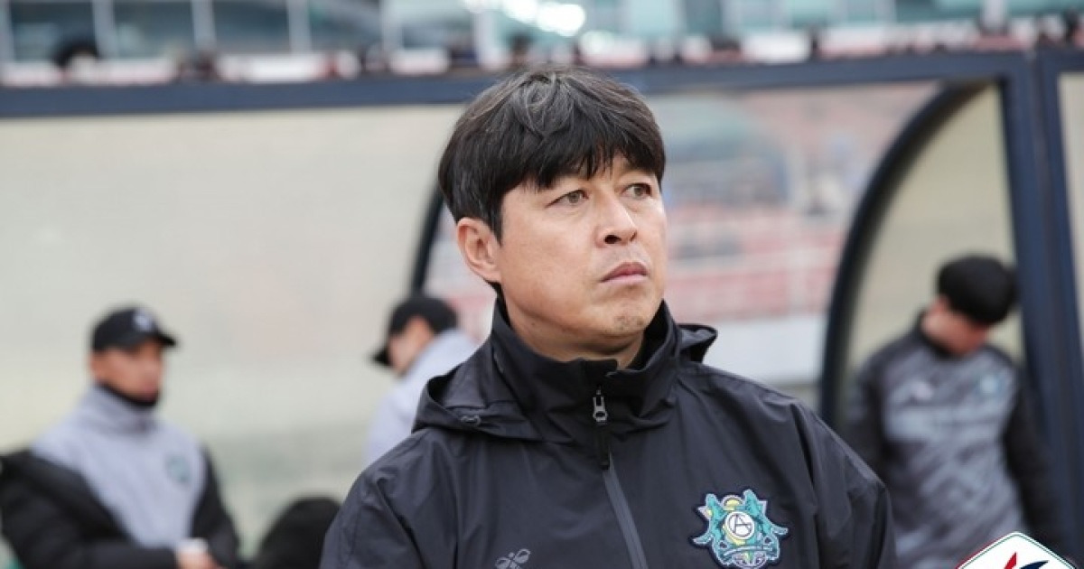[공식] K리그2 최하위 안산그리너스, '시리우스' 이관우 감독 경질...홍성요 대행 체제