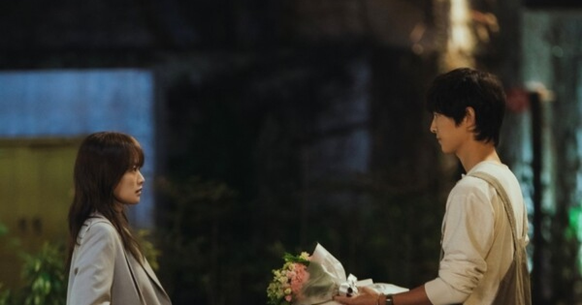 '마이 유스' 송중기, 천우희에 꽃다발 고백..관계 재정립 시도