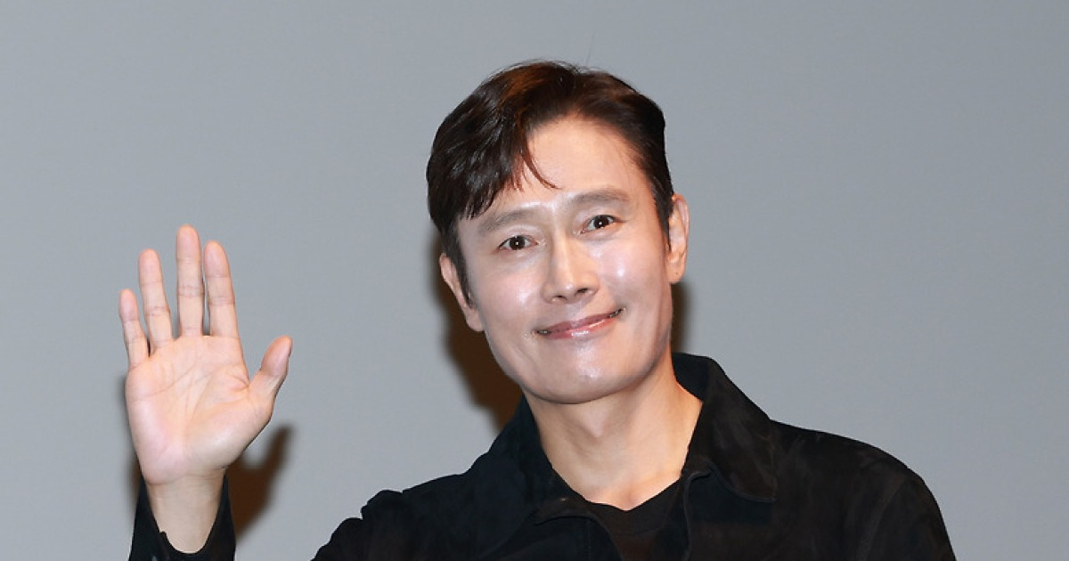 'JSA'부터 '케데헌'까지 달린 이병헌 "'에이 모르겠다'며 결정하죠" [BIFF]