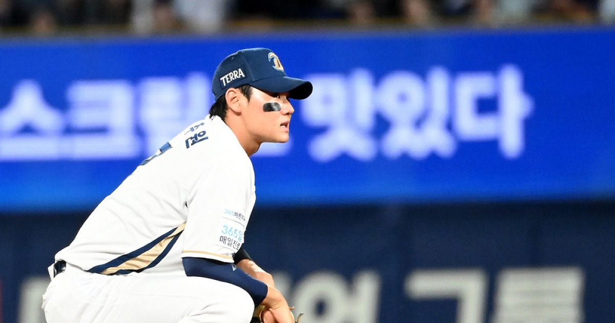 GG 예약자의 치명적 실책 2개, 3회 교체...문책성이었나 "오른 발목 부상으로 바꿨다" [창원 현장]