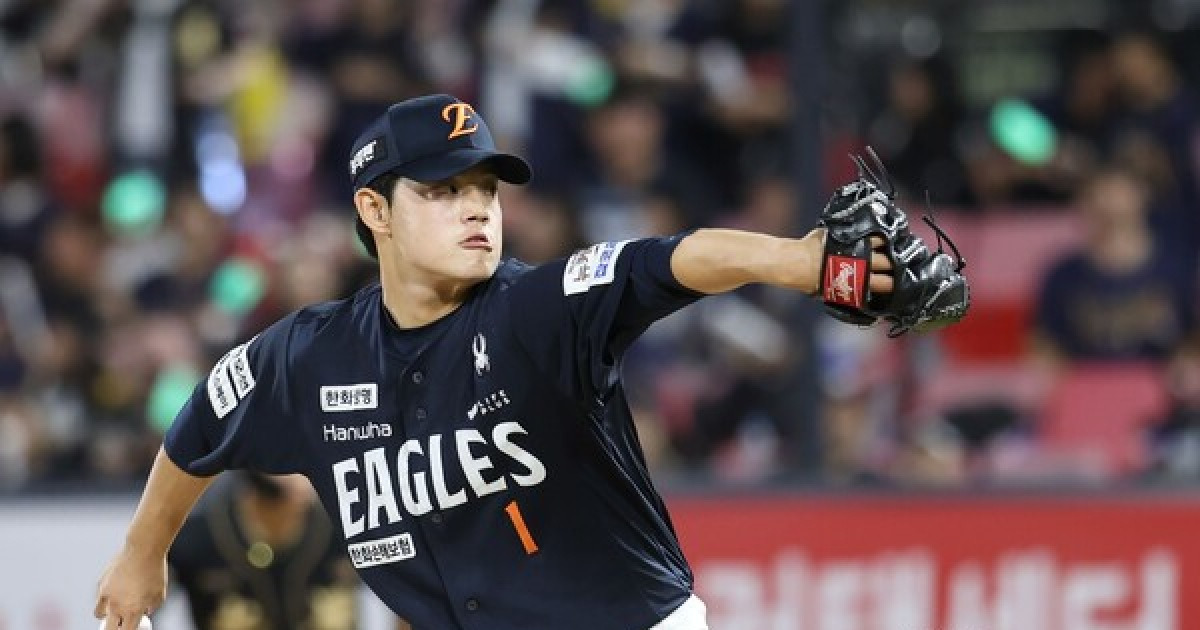 '불펜' 문동주, KBO 국내 투수 역대 최고 구속 경신...KT 안현민 "무서웠다. 죽일 것처럼 던지더라" [스춘 현장]