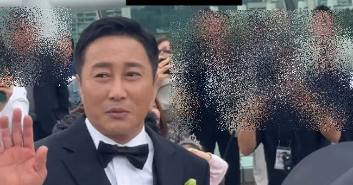 '재혼' 김병만, 턱시도 입고 신랑 입장…결혼식 포착