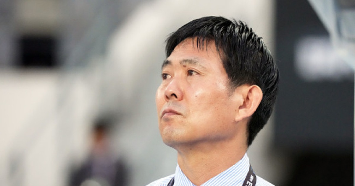 "죄송합니다" 일본 국대 감독의 사과→FIFA 랭킹 '뚝'…日 매체는 "아시아 최상위 자리는 지켰어"