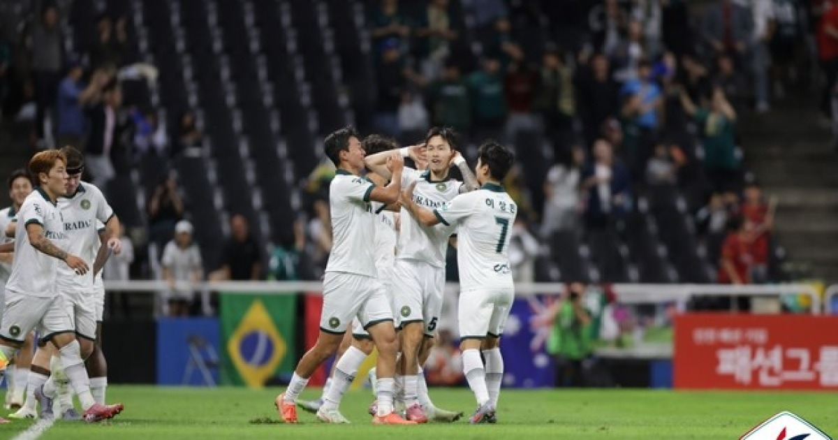 [K리그2 현장리뷰] '박동진 멀티골' 김포, 인천 원정서 2-1 승리...2연승 성공