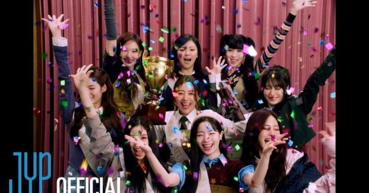 [공식] '데뷔 10주년' 트와이스, 10월 10일 스페셜 앨범 깜짝 발매