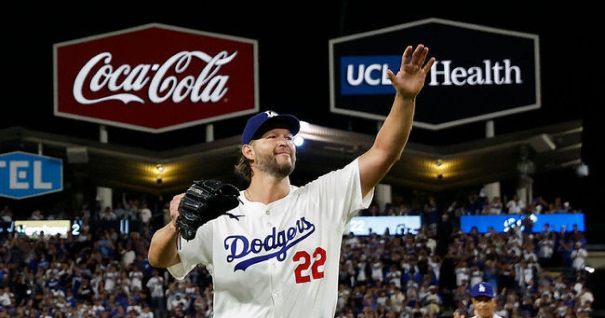 '222승 커쇼 눈물의 고별전' 오타니 52호 역전포 폭발→다저스 13년 연속 PS 확정, 이정후-김혜성 결장(종합) [LAD-SF 리뷰]