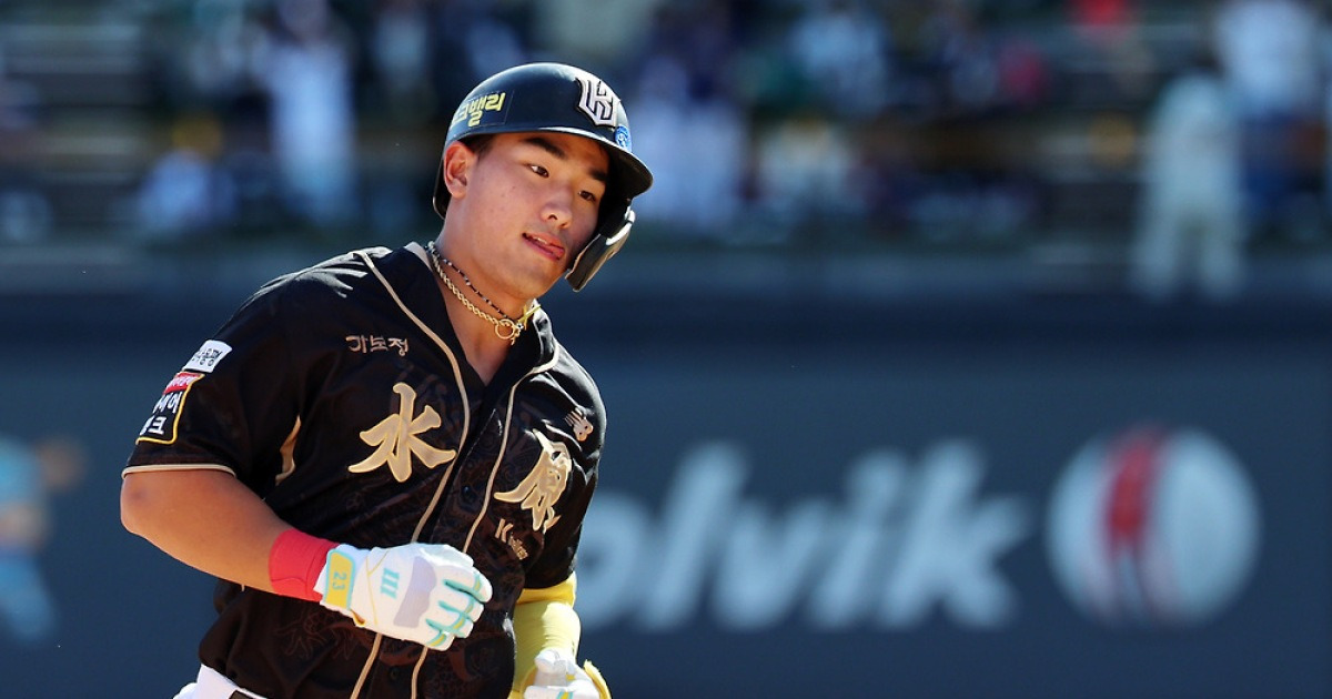 '안현민 22호포' KT, 4위 삼성 5연승 저지하고 0.5게임 차 추격