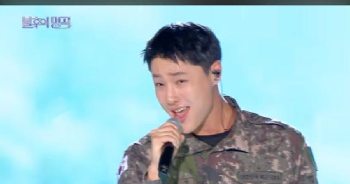 '2천만 뷰' 군복 무대, 우즈가 쓴 입덕 신화 [유수경의 엔터시크릿]