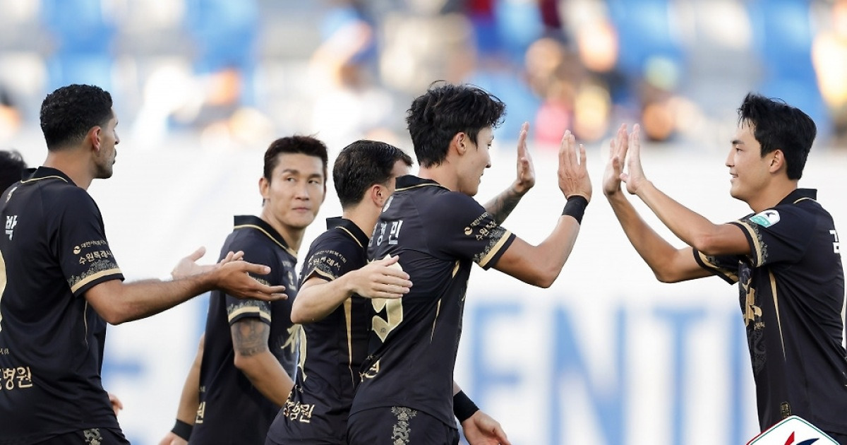 '3연패 탈출' 수원FC, '6G 무패' 강원 1-0 격파... 최하위 대구와 12점 차 [수원 현장리뷰]